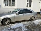 Mercedes-Benz C 240 2002 года за 3 500 000 тг. в Алматы – фото 2