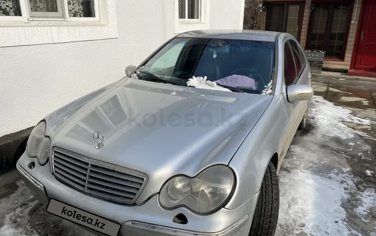 Mercedes-Benz C 240 2002 года за 3 500 000 тг. в Алматы