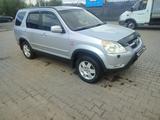 Honda CR-V 2002 года за 4 000 000 тг. в Уральск – фото 2