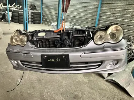 Основной радиатор охлаждения двигателя Mercedes Benz w203 за 55 000 тг. в Алматы – фото 4