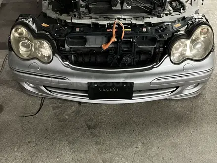 Основной радиатор охлаждения двигателя Mercedes Benz w203 за 55 000 тг. в Алматы – фото 3