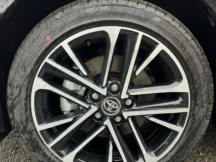 Toyota Camry Luxe 2025 года за 23 190 000 тг. в Актобе – фото 10