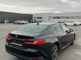 Toyota Camry Luxe 2025 года за 23 190 000 тг. в Актобе – фото 5