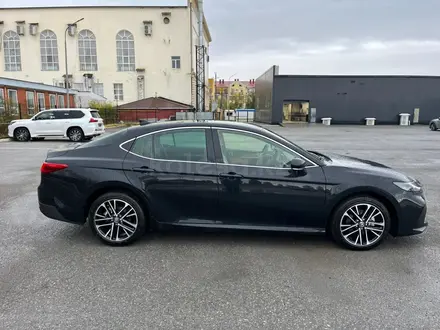 Toyota Camry Luxe 2025 года за 23 190 000 тг. в Актобе – фото 6