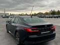 Toyota Camry Luxe 2025 года за 23 190 000 тг. в Актобе – фото 7