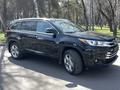 Toyota Highlander 2018 года за 13 000 000 тг. в Алматы