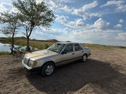 Mercedes-Benz E 230 1988 года за 800 000 тг. в Караганда – фото 5