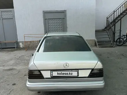 Mercedes-Benz E 230 1992 года за 850 000 тг. в Шымкент – фото 4