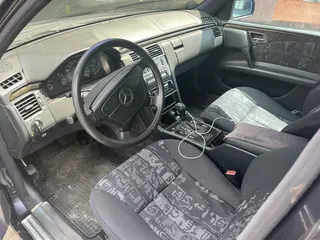 Mercedes-Benz E 280