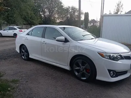 Toyota Camry 2013 года за 9 200 000 тг. в Уральск – фото 3