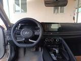 Hyundai Elantra 2023 года за 7 900 000 тг. в Алматы – фото 2
