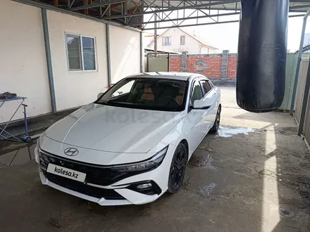 Hyundai Elantra 2023 года за 7 900 000 тг. в Алматы
