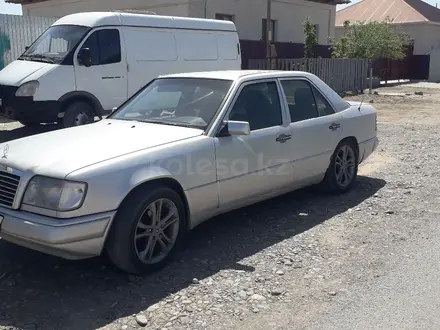 Mercedes-Benz E 260 1991 года за 1 500 000 тг. в Кызылорда – фото 2