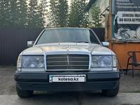 Mercedes-Benz E 230 1989 года за 1 600 000 тг. в Талдыкорган