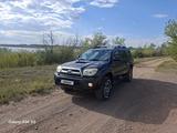 Toyota 4Runner 2005 годаүшін9 800 000 тг. в Караганда – фото 2
