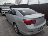 Chevrolet Malibu 2013 года за 5 300 000 тг. в Алматы – фото 2