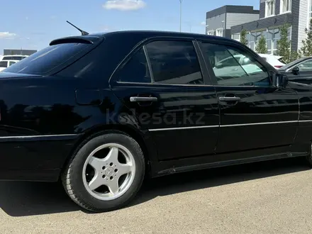 Mercedes-Benz C 200 1996 года за 1 800 000 тг. в Уральск – фото 3