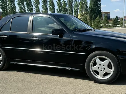 Mercedes-Benz C 200 1996 года за 1 800 000 тг. в Уральск – фото 2