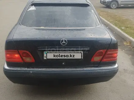 Mercedes-Benz E 200 1995 года за 2 550 000 тг. в Усть-Каменогорск – фото 7