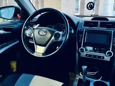Toyota Camry 2014 года за 6 000 000 тг. в Атырау – фото 9