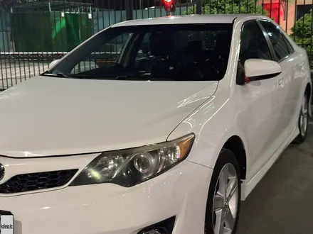 Toyota Camry 2014 года за 6 000 000 тг. в Атырау – фото 13