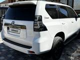 Toyota Land Cruiser Prado 2022 года за 34 000 000 тг. в Актау – фото 2