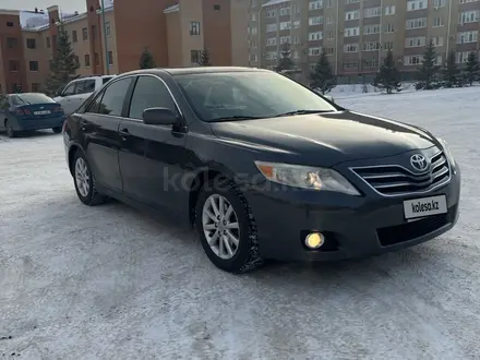 Toyota Camry 2011 года за 4 850 000 тг. в Актобе – фото 2