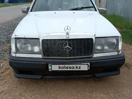 Mercedes-Benz E 200 1991 года за 1 250 000 тг. в Рудный – фото 3