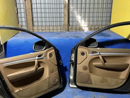 Дверные карты на Porsche Cayenne за 50 000 тг. в Актау