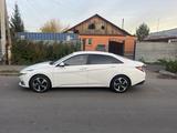 Hyundai Avante 2021 года за 7 500 000 тг. в Астана – фото 2