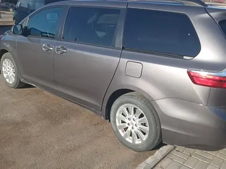 Toyota Sienna 2015 года за 14 100 000 тг. в Астана