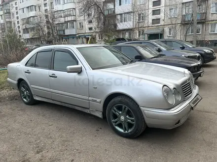 Mercedes-Benz E 230 1997 года за 2 700 000 тг. в Петропавловск – фото 9