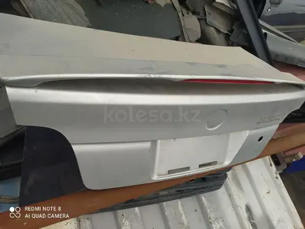 Крышка багажника E39 за 20 000 тг. в Алматы – фото 2