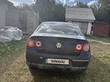 Volkswagen Passat 2005 года за 2 700 000 тг. в Астана – фото 2
