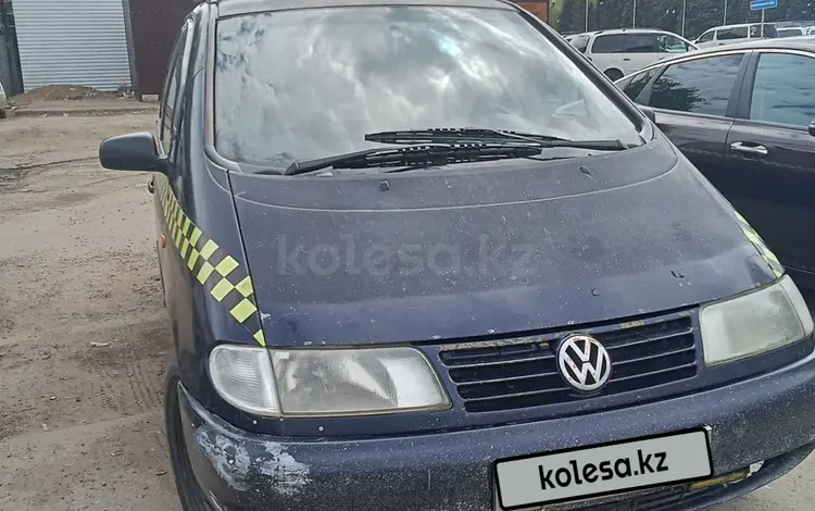 Volkswagen Sharan 1999 годаүшін2 500 000 тг. в Уральск