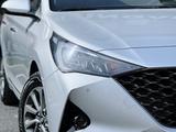 Hyundai Accent 2021 года за 8 190 000 тг. в Шымкент – фото 2