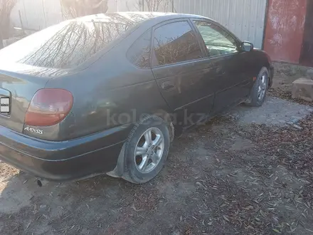 Toyota Avensis 2002 года за 2 300 000 тг. в Алматы – фото 2