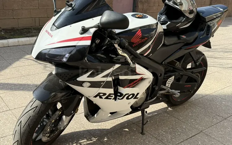 Honda  CBR 600RR 2004 года за 2 300 000 тг. в Алматы