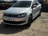 Volkswagen Polo 2011 года за 4 000 000 тг. в Актобе – фото 2