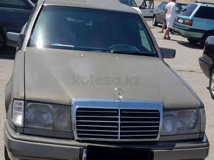 Mercedes-Benz E 230 1992 года за 2 000 000 тг. в Тараз