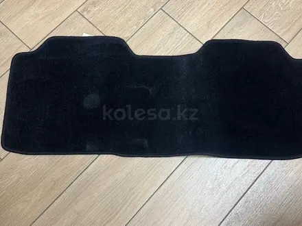 Комплект ворсовых ковриков на Toyota Land Cruiser 300 2021-н. В. за 1 000 тг. в Алматы – фото 11
