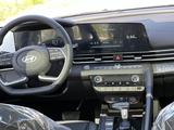Hyundai Elantra 2024 года за 8 850 000 тг. в Караганда – фото 5