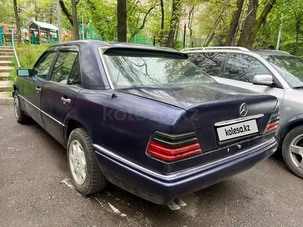Mercedes-Benz E 280 1995 года за 1 900 000 тг. в Алматы – фото 2