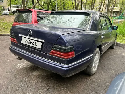 Mercedes-Benz E 280 1995 года за 1 900 000 тг. в Алматы – фото 4