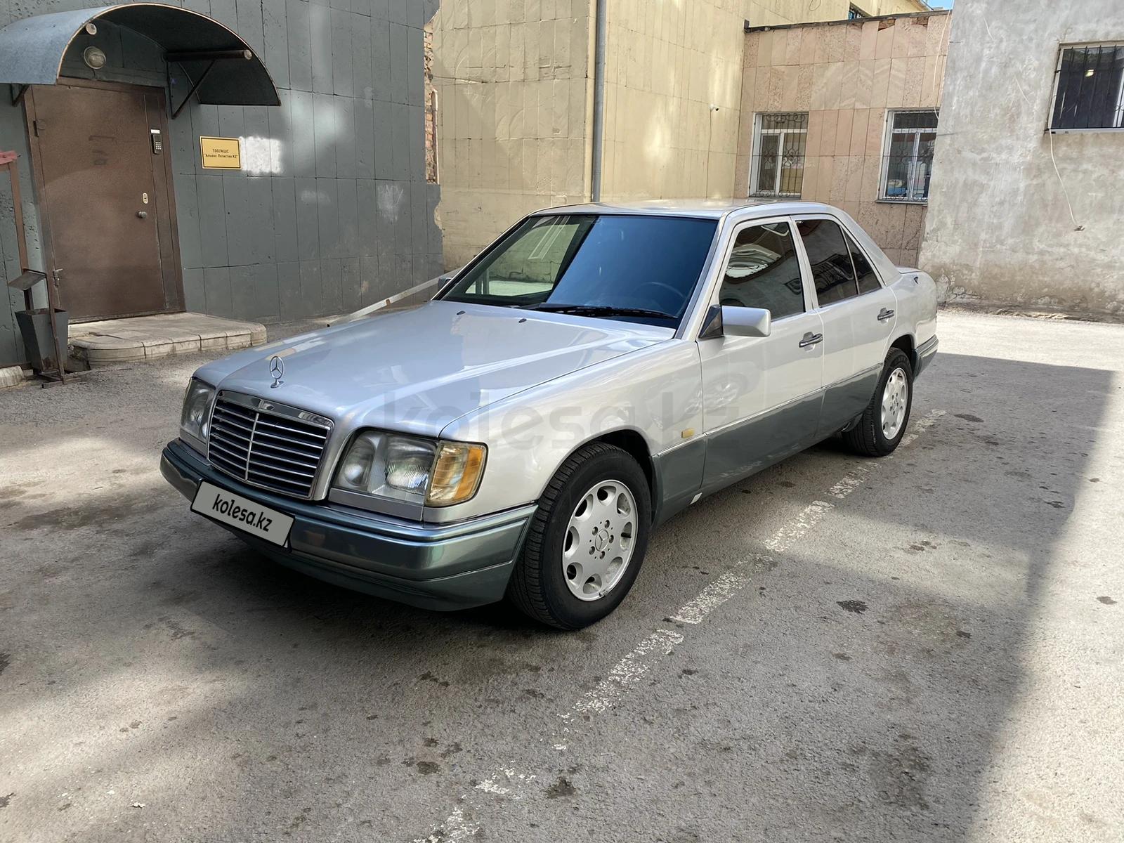 Mercedes-Benz E 220 1994 г.