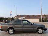 Mercedes-Benz E 230 1990 годаүшін1 550 000 тг. в Актау – фото 4