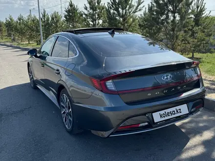 Hyundai Sonata 2022 года за 11 500 000 тг. в Семей – фото 2