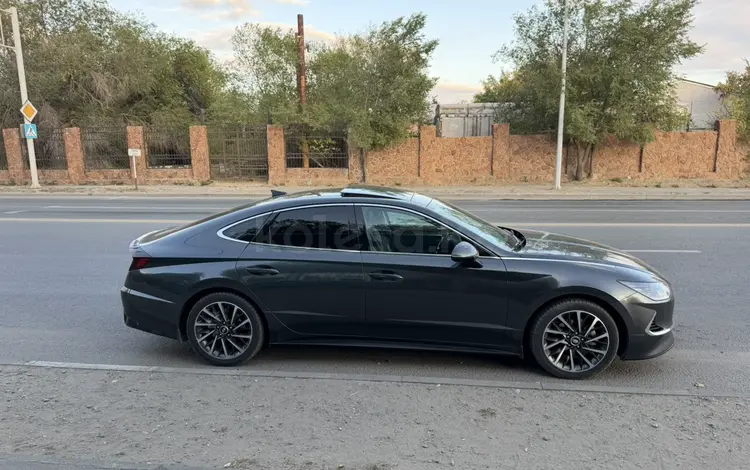 Hyundai Sonata 2022 года за 11 500 000 тг. в Семей