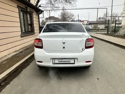 Renault Logan 2015 года за 4 000 000 тг. в Атырау – фото 2