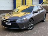 Toyota Camry 2017 года за 6 350 000 тг. в Уральск – фото 3